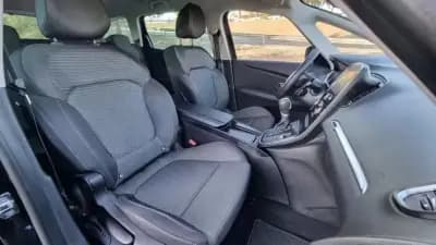 Sell Renault Grand Scénic 2020 - 19900 EUR, 150682 km - AUTO.MOTO.pt