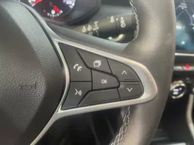 Vendo Renault Clio 2022 - 17899 EUR, 38000 km - AUTO.MOTO.pt