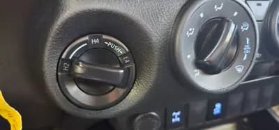 Vendo Toyota Hilux 2020 - 29990 EUR, 38000 km - AUTO.MOTO.pt