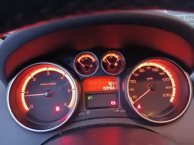 Vendo Peugeot 308 2008 - 6800 EUR, 159500 km - AUTO.MOTO.pt