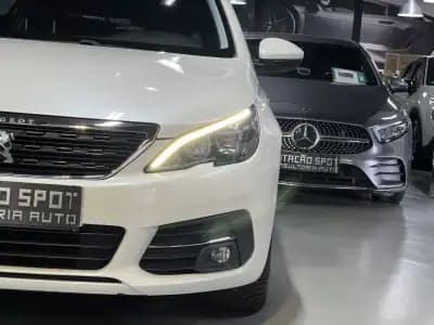 Vendo Peugeot 308 2019 - 11990 EUR, 106000 km - AUTO.MOTO.pt