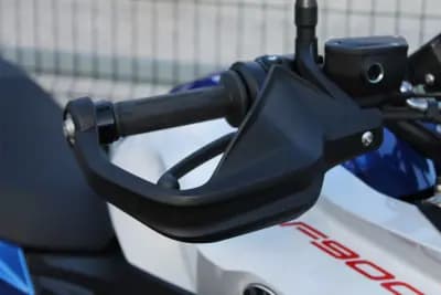 Sell BMW F 900 XR 2025 - 15800 EUR, 100 km - AUTO.MOTO.pt