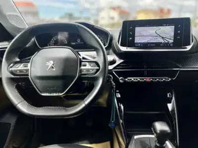 Vendo Peugeot 208 2022 - 15950 EUR, 71000 km - AUTO.MOTO.pt