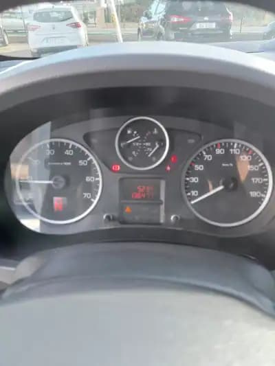 Vendo Citroën Berlingo 2017 - 13450 EUR, 136477 km - AUTO.MOTO.pt