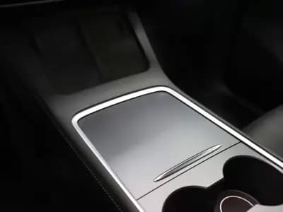 Vendo Tesla Model Y 2022 - 41900 EUR, 27000 km - AUTO.MOTO.pt