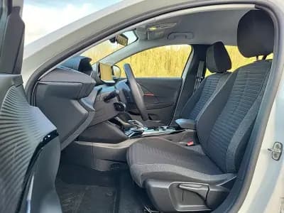 Sell Peugeot e-208 2021 - 17700 EUR, 22007 km - AUTO.MOTO.pt