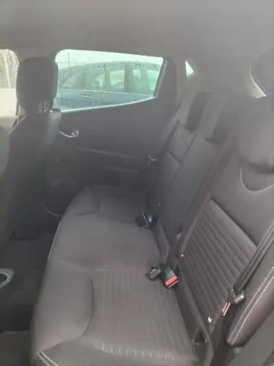 Vendo Renault Clio 2016 - 9950 EUR, 223000 km - AUTO.MOTO.pt