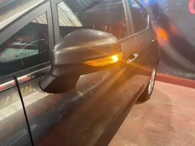 Vendo Ford Fiesta 2021 - 13999 EUR, 80000 km - AUTO.MOTO.pt