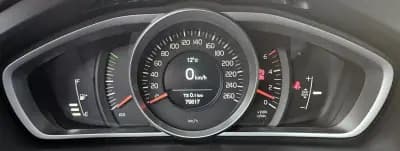 Sell Volvo V40 2016 - 16500 EUR, 79000 km - AUTO.MOTO.pt