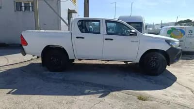 Sell Toyota Hilux 2017 - 29999 EUR, 100000 km - AUTO.MOTO.pt