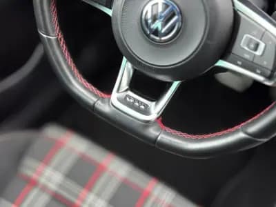 Vendo Volkswagen Golf 2019 - 27990 EUR, 110000 km - AUTO.MOTO.pt