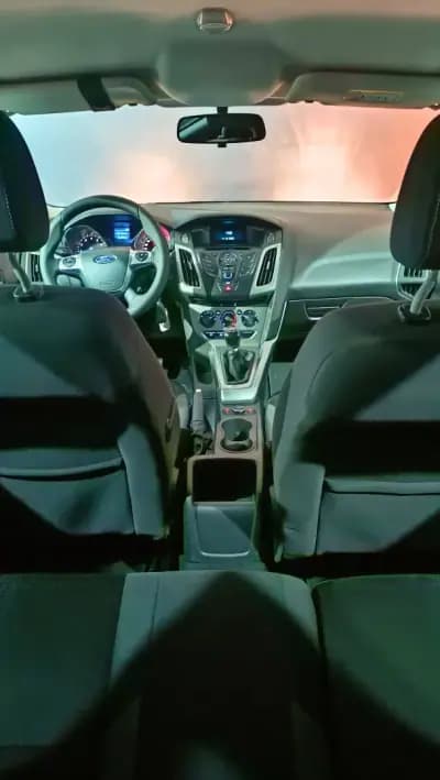 Vendo Ford Focus 2014 - 8900 EUR, 124734 km - AUTO.MOTO.pt