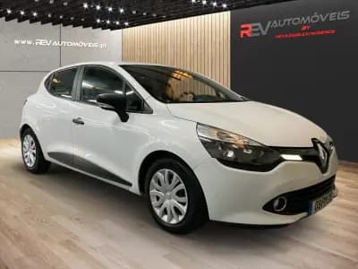 Vendo Renault Clio 2015 - 7450 EUR, 196000 km - AUTO.MOTO.pt