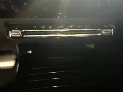 Vendo Mercedes-Benz CLA 200 2020 - 35500 EUR, 41690 km - AUTO.MOTO.pt