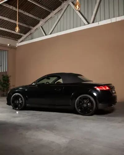 Vendo Audi TT Roadster 2018 - 24990 EUR, 136000 km - AUTO.MOTO.pt