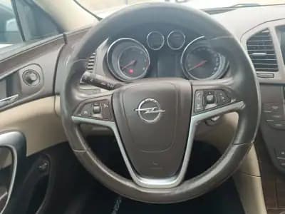 Sell Opel Insignia 2010 - 7500 EUR, 206000 km - AUTO.MOTO.pt