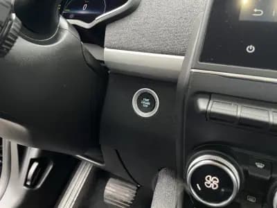 Vendo Renault Zoe 2020 - 15250 EUR, 80651 km - AUTO.MOTO.pt