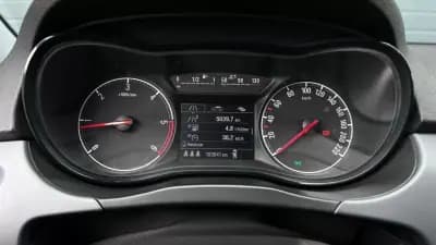 Vendo Opel Corsa 2017 - 8490 EUR, 183841 km - AUTO.MOTO.pt