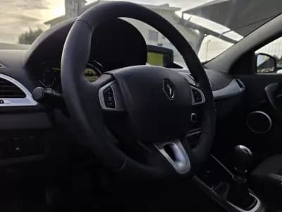 Vendo Renault Mégane Coupe 2011 - 8990 EUR, 234000 km - AUTO.MOTO.pt