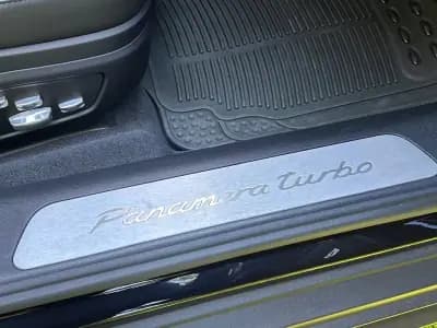 Vendo Porsche Panamera 2017 - 82499 EUR, 62500 km - AUTO.MOTO.pt