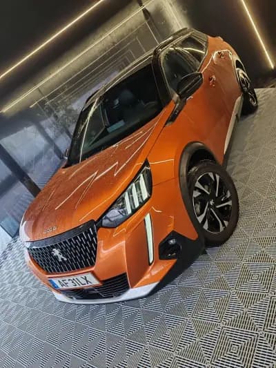 Vendo Peugeot 2008 2021 - 19750 EUR, 134592 km - AUTO.MOTO.pt