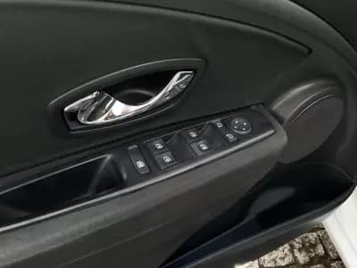 Vendo Renault Mégane 2011 - 7500 EUR, 272530 km - AUTO.MOTO.pt