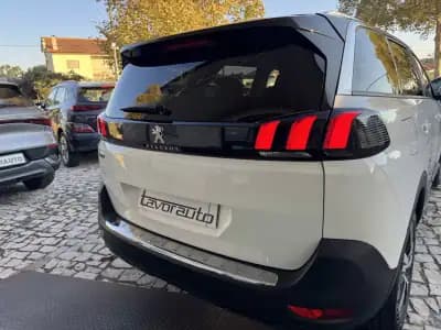Vendo Peugeot 5008 2018 - 20500 EUR, 137000 km - AUTO.MOTO.pt