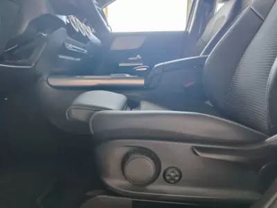 Sell Mercedes-Benz EQA 2022 - 35350 EUR, 31000 km - AUTO.MOTO.pt