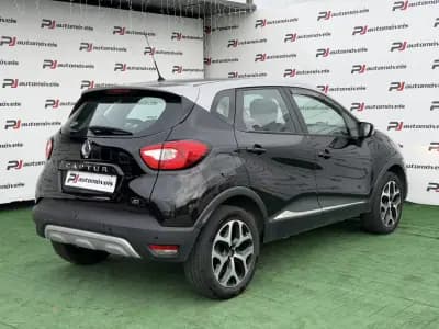 Vendo Renault Captur 2016 - 12990 EUR, 142000 km - AUTO.MOTO.pt