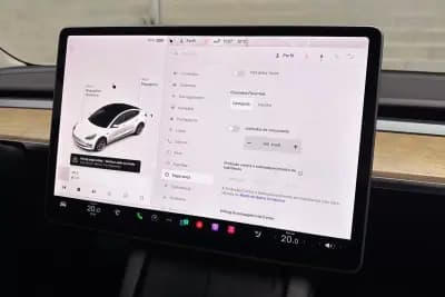 Vendo Tesla Model 3 2021 - 25450 EUR, 58710 km - AUTO.MOTO.pt