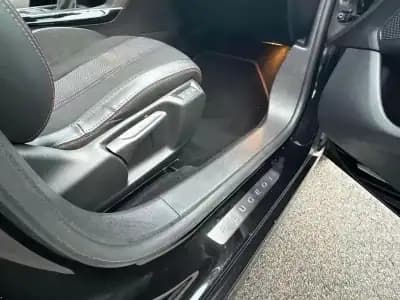 Sell Peugeot 308 2018 - 15900 EUR, 217000 km - AUTO.MOTO.pt