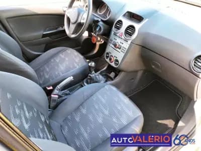 Vendo Opel Corsa 2013 - 7950 EUR, 74650 km - AUTO.MOTO.pt