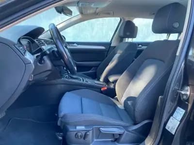 Vendo Volkswagen Passat Variant 2021 - 19900 EUR, 129031 km - AUTO.MOTO.pt