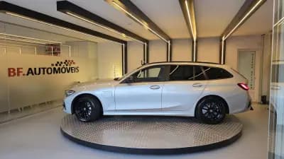 Vendo BMW 330 2021 - 22500 EUR, 213862 km - AUTO.MOTO.pt