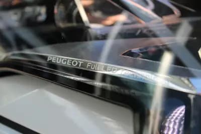 Vendo Peugeot 5008 2021 - 24900 EUR, 163348 km - AUTO.MOTO.pt