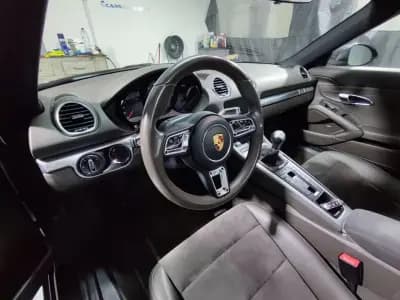 Vendo Porsche 718 Boxster 2019 - 64900 EUR, 68000 km - AUTO.MOTO.pt