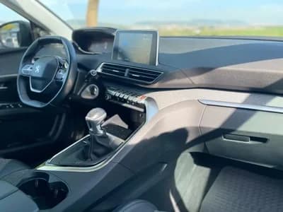 Vendo Peugeot 5008 2020 - 20980 EUR, 74000 km - AUTO.MOTO.pt