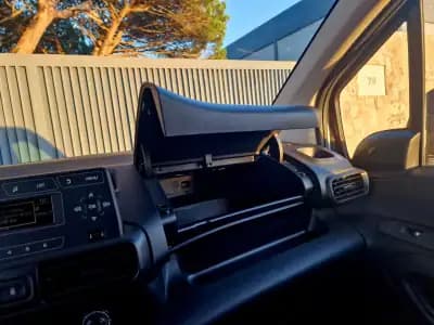 Vendo Peugeot Partner 2021 - 13990 EUR, 106734 km - AUTO.MOTO.pt