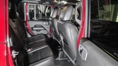 Sell Jeep Gladiator 2021 - 59900 EUR, 125181 km - AUTO.MOTO.pt