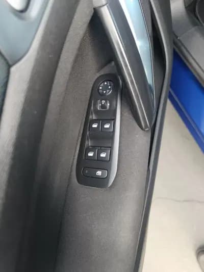 Sell Peugeot 308 2018 - 12900 EUR, 219000 km - AUTO.MOTO.pt