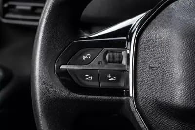 Vendo Peugeot Partner 2021 - 12990 EUR, 103902 km - AUTO.MOTO.pt