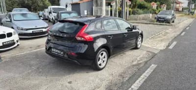 Vendo Volvo V40 2015 - 12400 EUR, 216200 km - AUTO.MOTO.pt