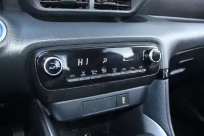 Sell Toyota Yaris 2021 - 19400 EUR, 90004 km - AUTO.MOTO.pt