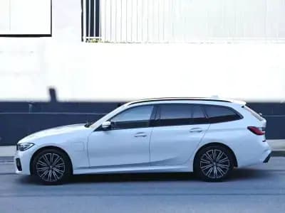 Sell BMW 330 2021 - 31900 EUR, 156735 km - AUTO.MOTO.pt