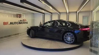 Sell Porsche Panamera 2020 - 84500 EUR, 42501 km - AUTO.MOTO.pt