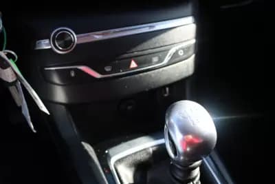 Vendo Peugeot 308 SW 2019 - 11990 EUR, 176000 km - AUTO.MOTO.pt