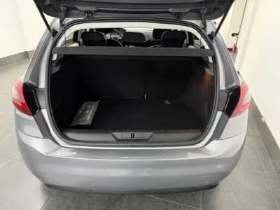 Sell Peugeot 308 2017 - 10990 EUR, 189000 km - AUTO.MOTO.pt