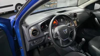 Vendo Dacia Sandero 2018 - 10990 EUR, 129000 km - AUTO.MOTO.pt