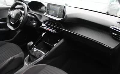 Vendo Peugeot 208 2022 - 16750 EUR, 121000 km - AUTO.MOTO.pt