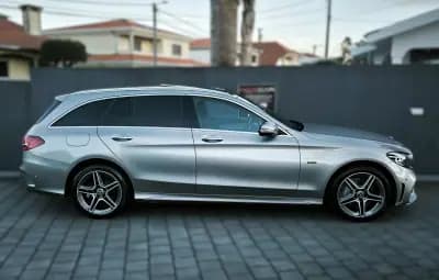 Vendo Mercedes-Benz C 300 2020 - 28950 EUR, 166000 km - AUTO.MOTO.pt